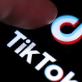 Das TikTok-Logo auf einem mobilen Gerät