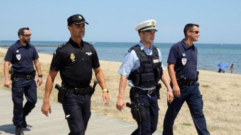 Plage du Môle, joint patrol with the national police (Groupe GSP)