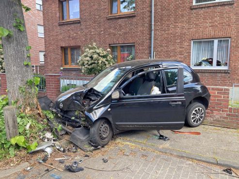 230519_Eingeklemmter PKW