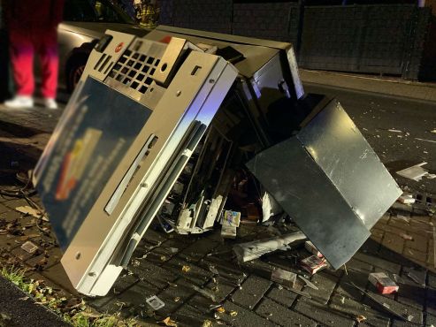 Aufgesprengter Zigarettenautomat in Frechen